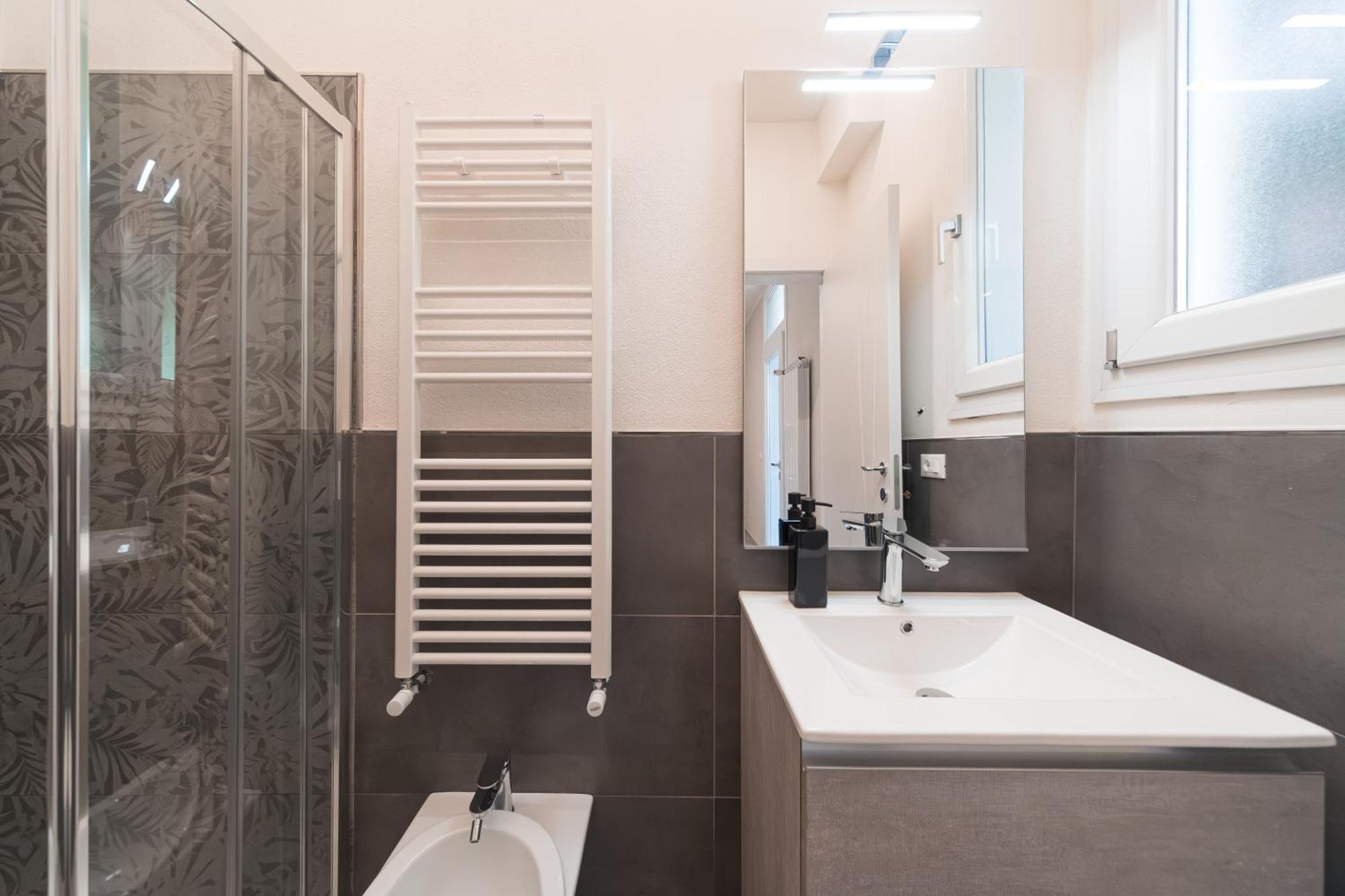Dall'Arca Suites Bologna Station - Center - Fiera ภายนอก รูปภาพ