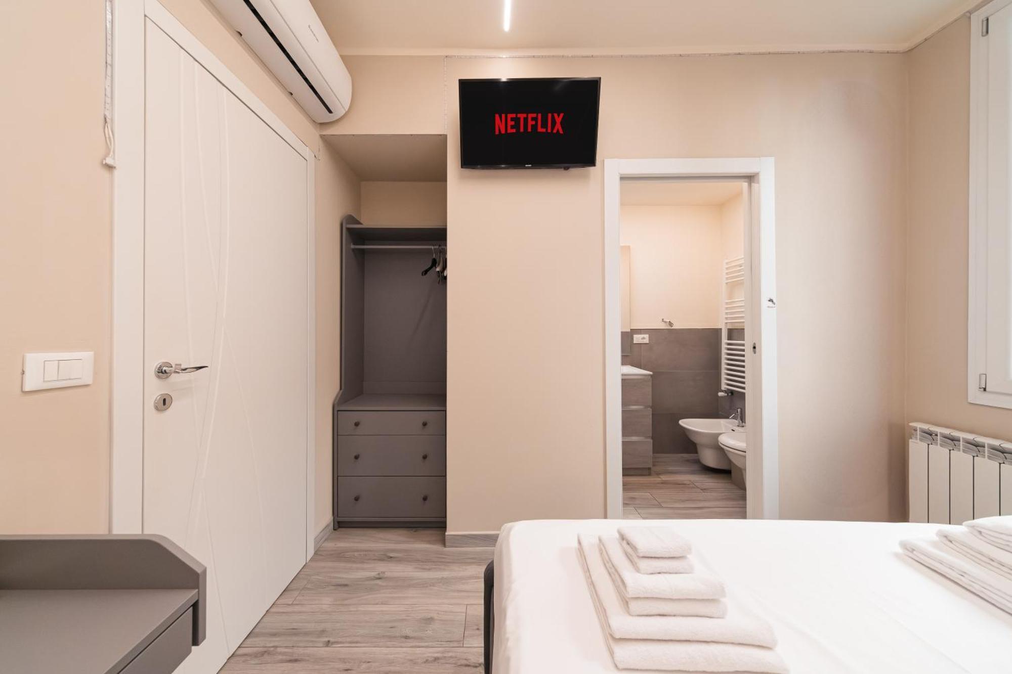 Dall'Arca Suites Bologna Station - Center - Fiera ภายนอก รูปภาพ