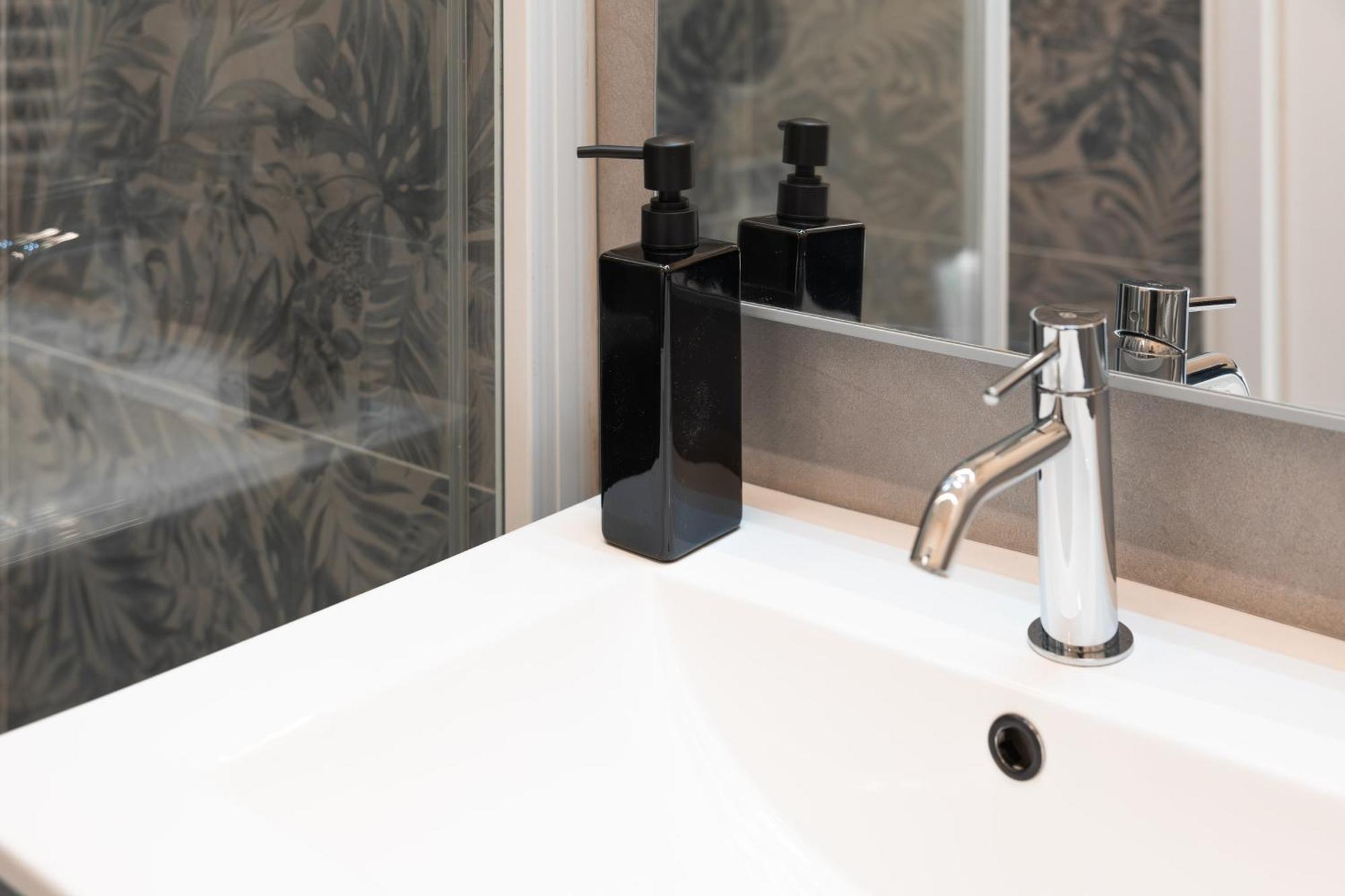 Dall'Arca Suites Bologna Station - Center - Fiera ภายนอก รูปภาพ