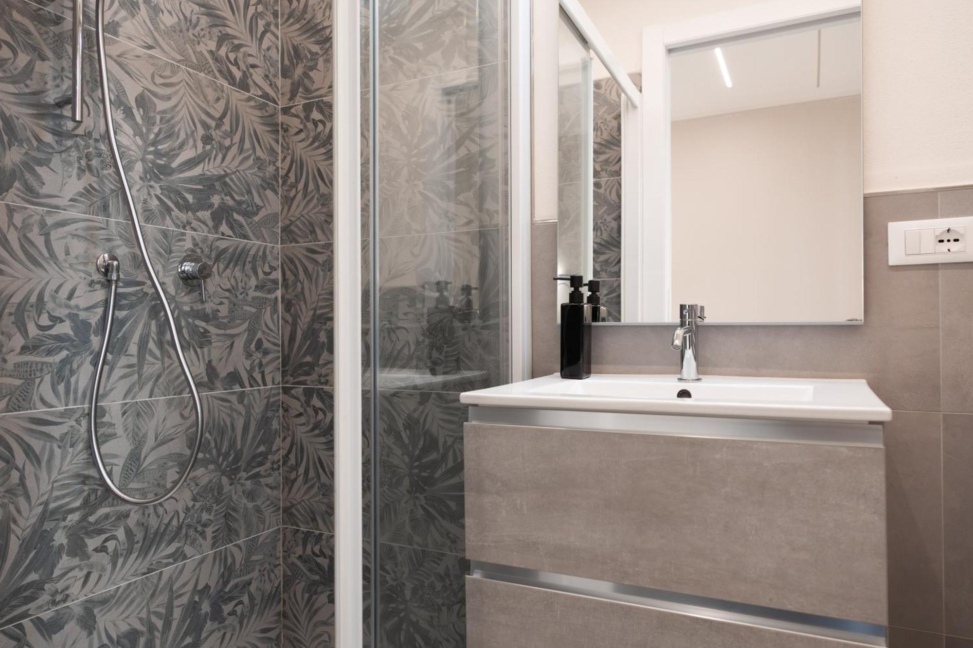 Dall'Arca Suites Bologna Station - Center - Fiera ภายนอก รูปภาพ